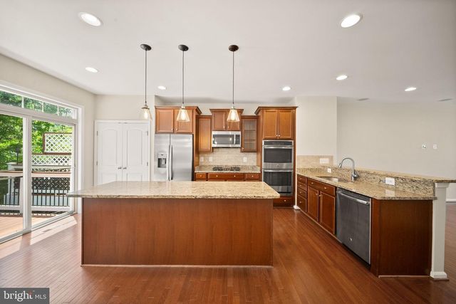 1431 OCCOQUAN HEIGHTS CT, Occoquan, VA 22125
