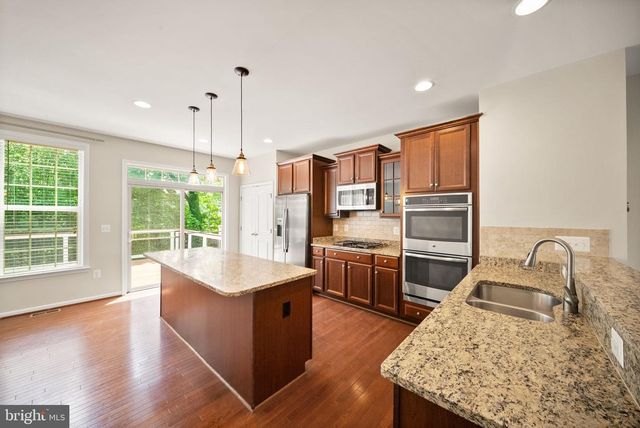1431 OCCOQUAN HEIGHTS CT, Occoquan, VA 22125