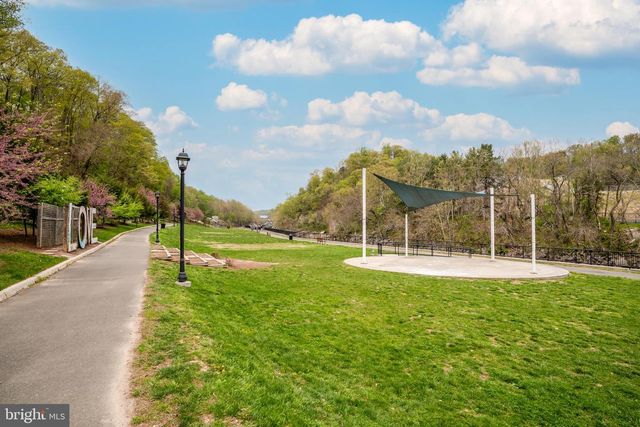 1431 OCCOQUAN HEIGHTS CT, Occoquan, VA 22125