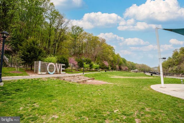 1431 OCCOQUAN HEIGHTS CT, Occoquan, VA 22125