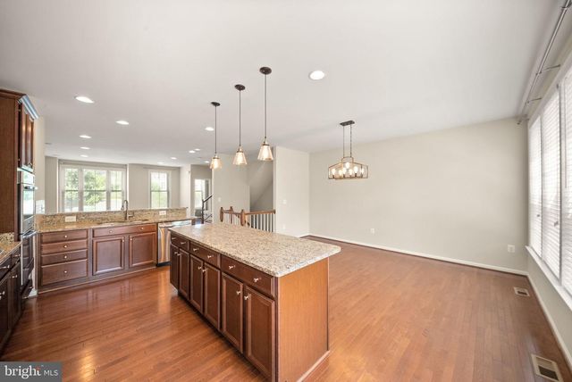 1431 OCCOQUAN HEIGHTS CT, Occoquan, VA 22125