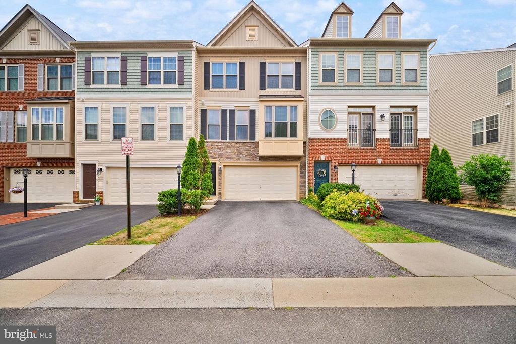 1431 OCCOQUAN HEIGHTS CT, Occoquan, VA 22125