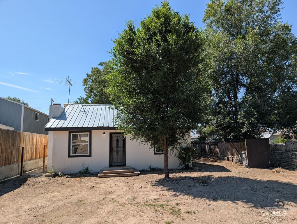 411 W California, Homedale, ID 83628