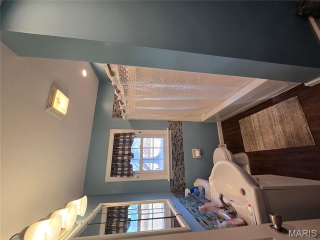 1011 Voorhees Lane, Brighton, IL 62012