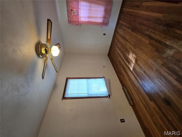 1011 Voorhees Lane, Brighton, IL 62012