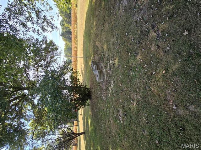 1011 Voorhees Lane, Brighton, IL 62012