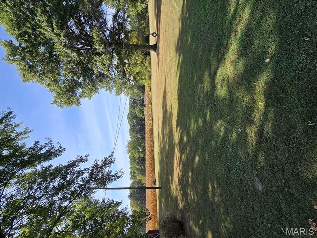 1011 Voorhees Lane, Brighton, IL 62012