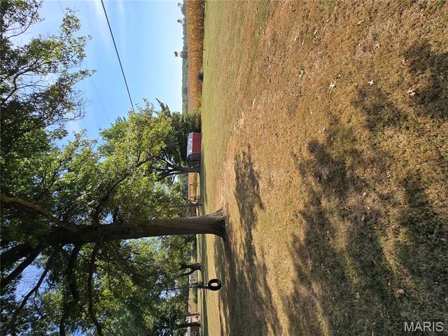 1011 Voorhees Lane, Brighton, IL 62012