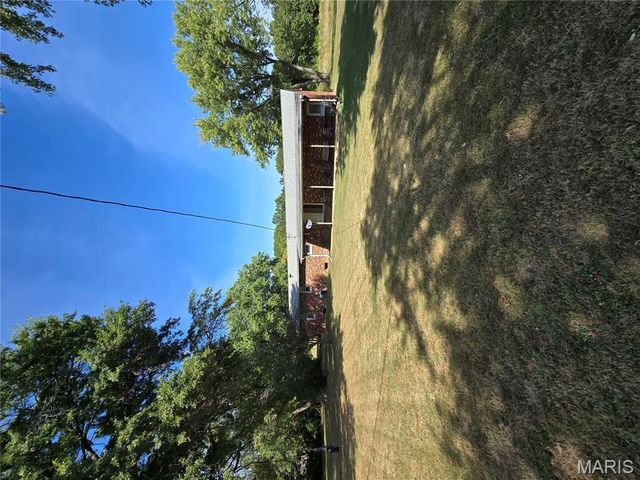 1011 Voorhees Lane, Brighton, IL 62012