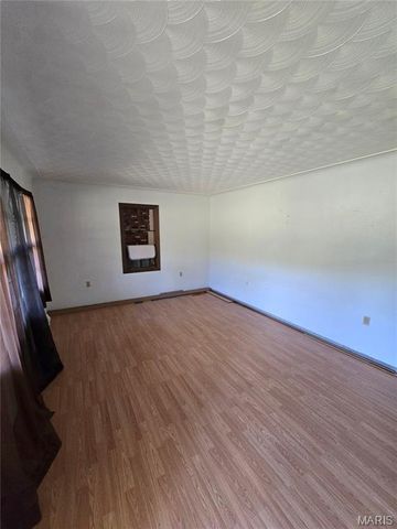 1011 Voorhees Lane, Brighton, IL 62012