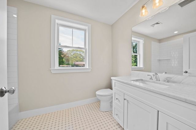40 Signal Hill Rd, Marshfield, MA 02050