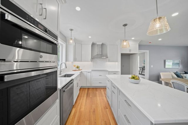 40 Signal Hill Rd, Marshfield, MA 02050