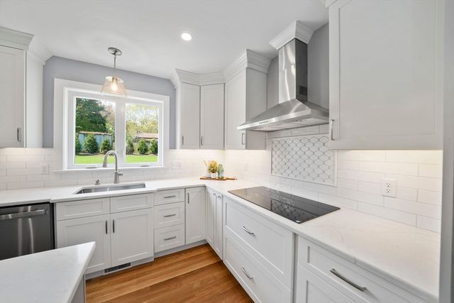 40 Signal Hill Rd, Marshfield, MA 02050