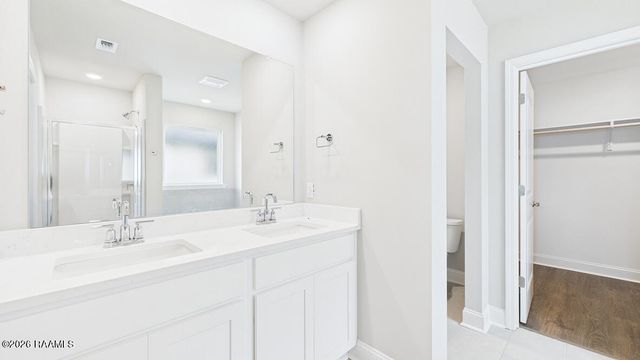 208 Cypress Falls Drive, Broussard, LA 70518