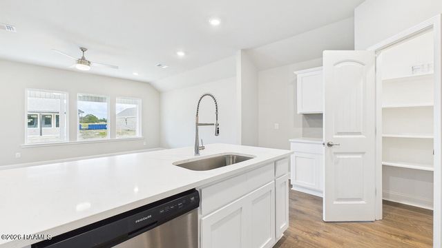 208 Cypress Falls Drive, Broussard, LA 70518