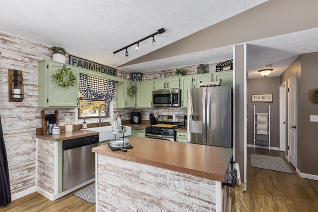 5275 Pinnacle Drive SW, Wyoming, MI 49519