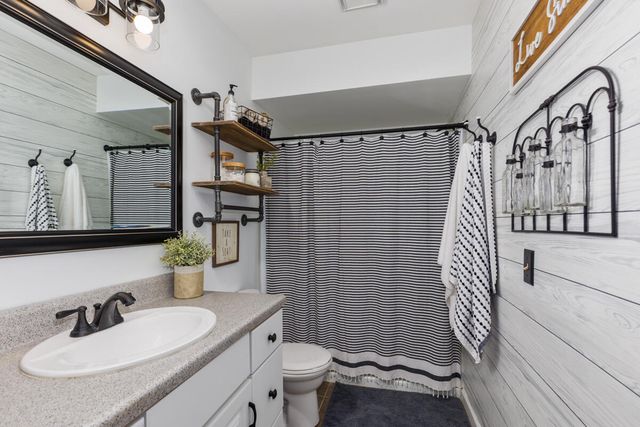 5275 Pinnacle Drive SW, Wyoming, MI 49519