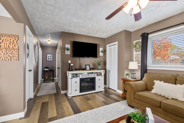 5275 Pinnacle Drive SW, Wyoming, MI 49519