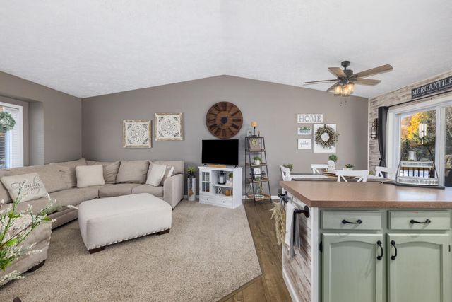 5275 Pinnacle Drive SW, Wyoming, MI 49519