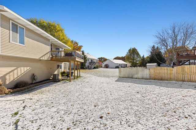 5275 Pinnacle Drive SW, Wyoming, MI 49519