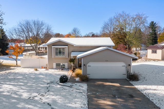 5275 Pinnacle Drive SW, Wyoming, MI 49519