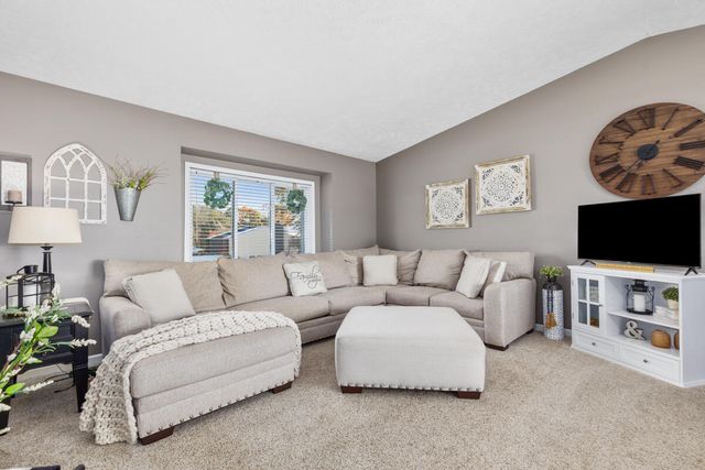 5275 Pinnacle Drive SW, Wyoming, MI 49519