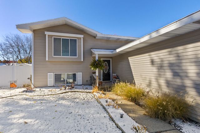 5275 Pinnacle Drive SW, Wyoming, MI 49519