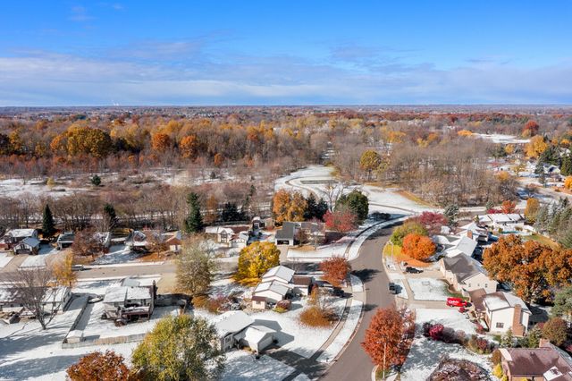 5275 Pinnacle Drive SW, Wyoming, MI 49519