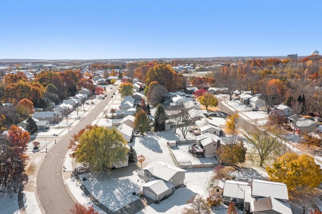 5275 Pinnacle Drive SW, Wyoming, MI 49519