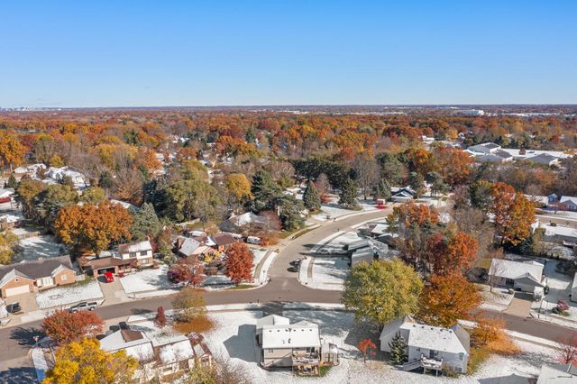 5275 Pinnacle Drive SW, Wyoming, MI 49519