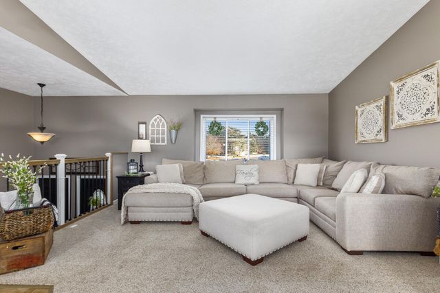 5275 Pinnacle Drive SW, Wyoming, MI 49519