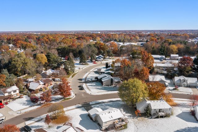 5275 Pinnacle Drive SW, Wyoming, MI 49519