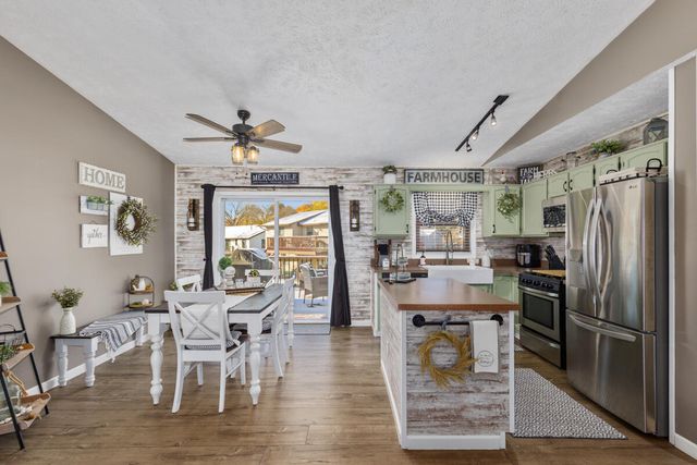 5275 Pinnacle Drive SW, Wyoming, MI 49519