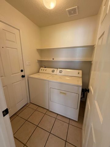 8319 Santa Clarita Street NE, Albuquerque, NM 87113