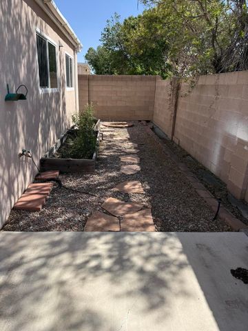8319 Santa Clarita Street NE, Albuquerque, NM 87113