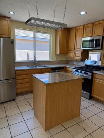 8319 Santa Clarita Street NE, Albuquerque, NM 87113