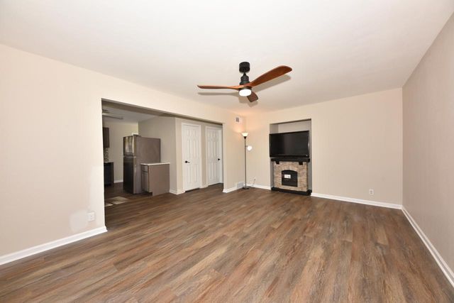 8271 N 106th STREET, Milwaukee, WI 53224