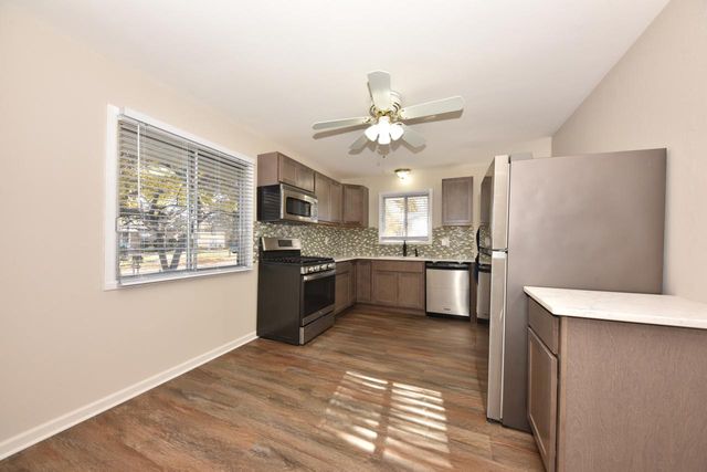 8271 N 106th STREET, Milwaukee, WI 53224