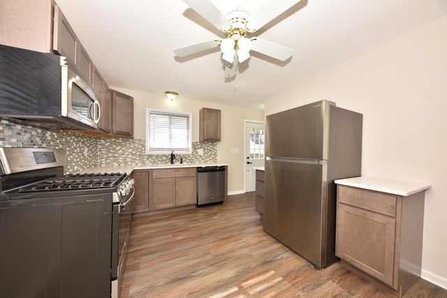 8271 N 106th STREET, Milwaukee, WI 53224