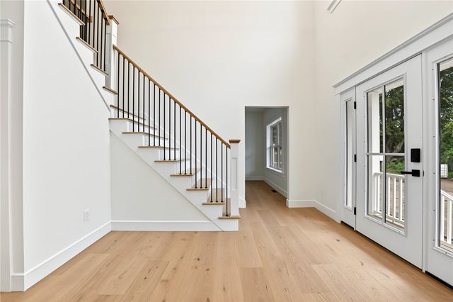 26 Carpenter Avenue, Barrington, RI 02806