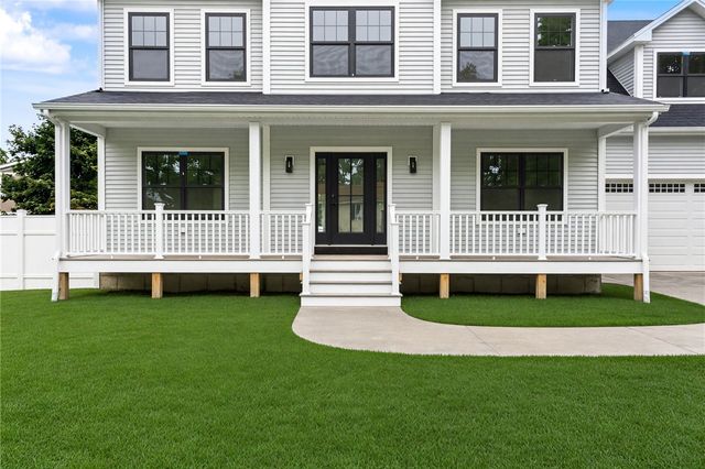 26 Carpenter Avenue, Barrington, RI 02806