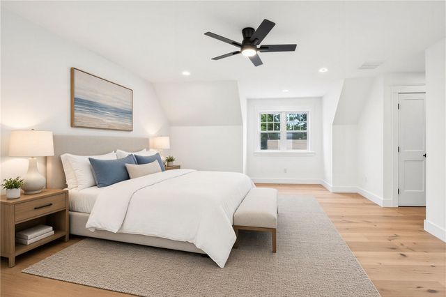 26 Carpenter Avenue, Barrington, RI 02806