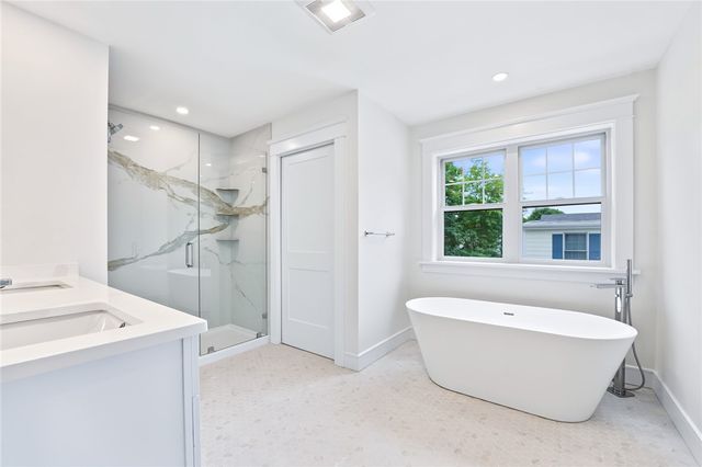 26 Carpenter Avenue, Barrington, RI 02806