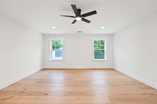 26 Carpenter Avenue, Barrington, RI 02806