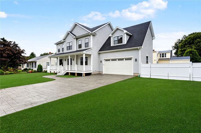 26 Carpenter Avenue, Barrington, RI 02806