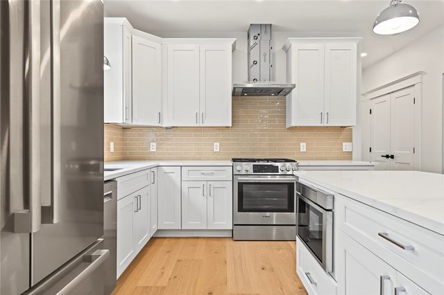 26 Carpenter Avenue, Barrington, RI 02806