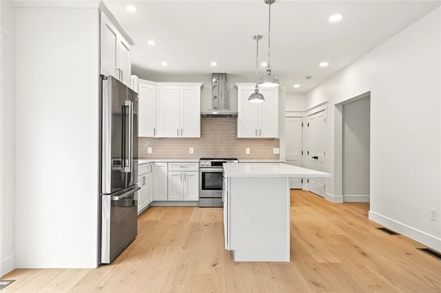 26 Carpenter Avenue, Barrington, RI 02806