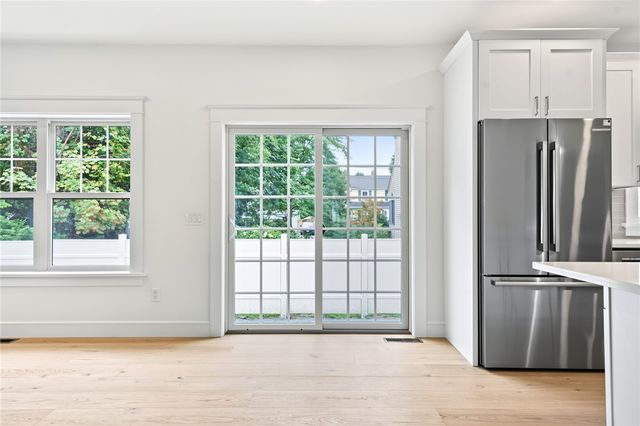 26 Carpenter Avenue, Barrington, RI 02806