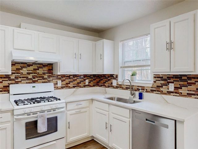 26 Springbottom Drive, Lawrenceville, GA 30046