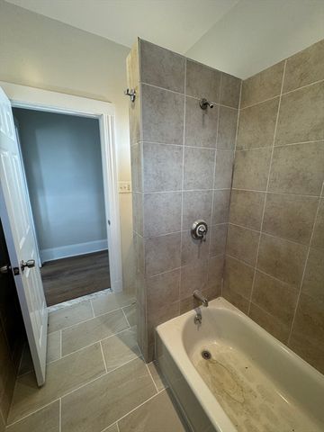 21 Davis Rd 2, Belmont, MA 02478